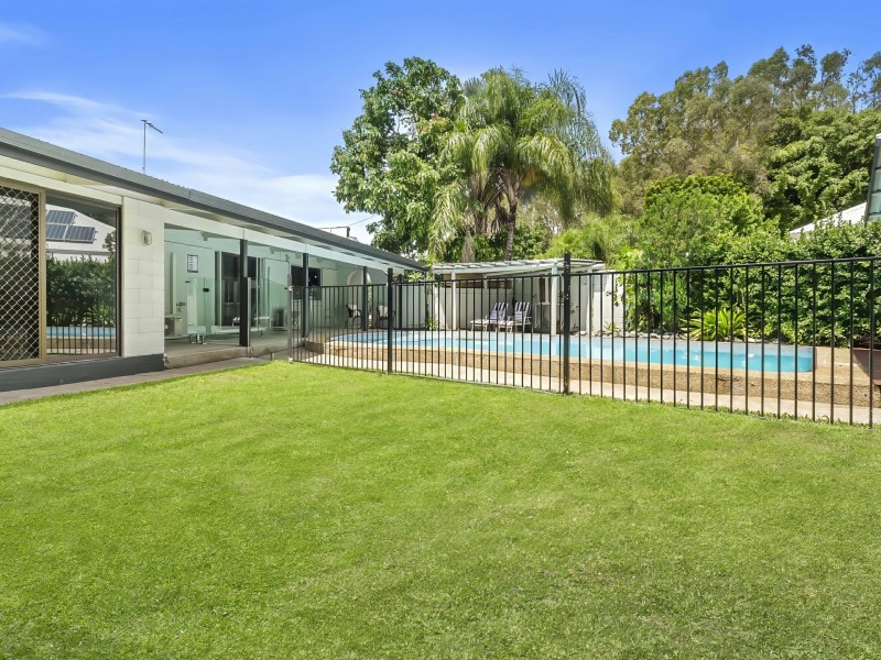 20 Carolyn Close, Yorkeys Knob QLD 4878