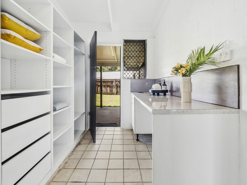 20 Carolyn Close, Yorkeys Knob QLD 4878