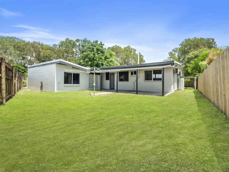 20 Carolyn Close, Yorkeys Knob QLD 4878