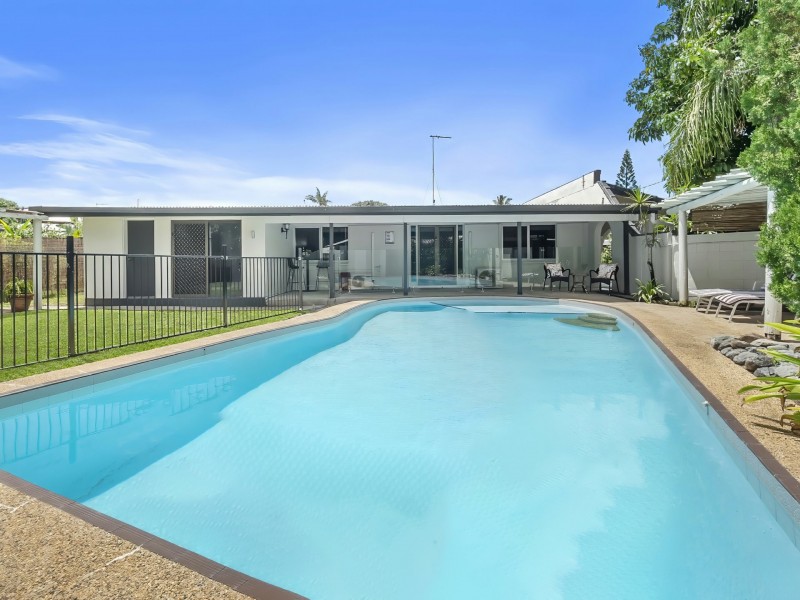 20 Carolyn Close, Yorkeys Knob QLD 4878