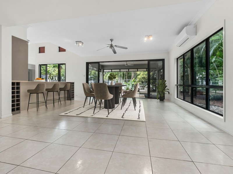 14 Barrier Close, Clifton Beach QLD 4879