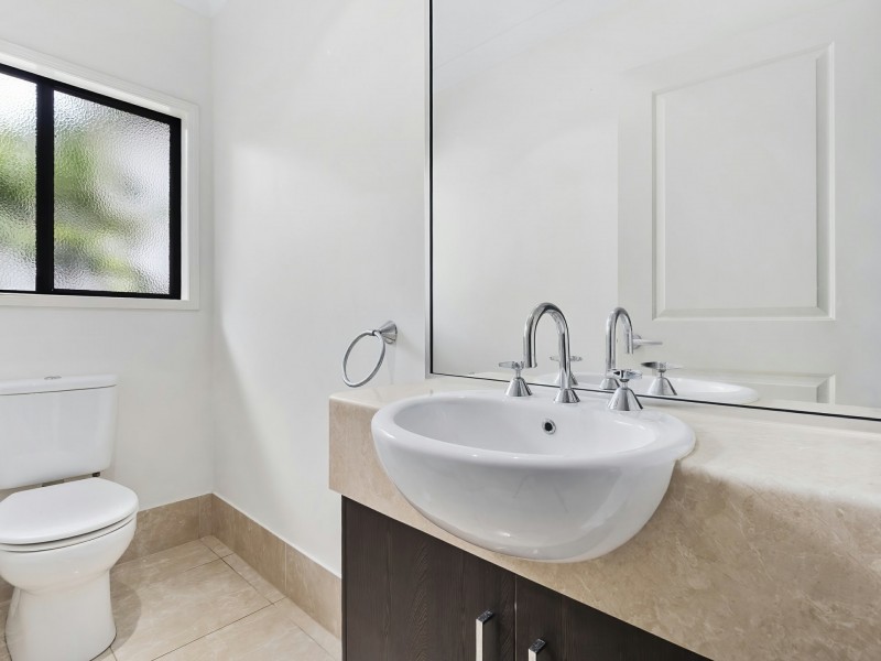 14 Barrier Close, Clifton Beach QLD 4879