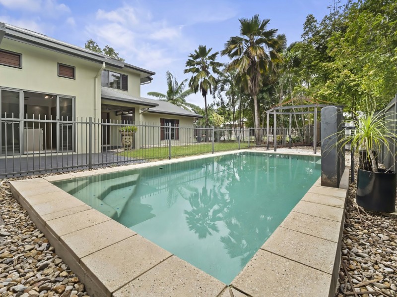 14 Barrier Close, Clifton Beach QLD 4879