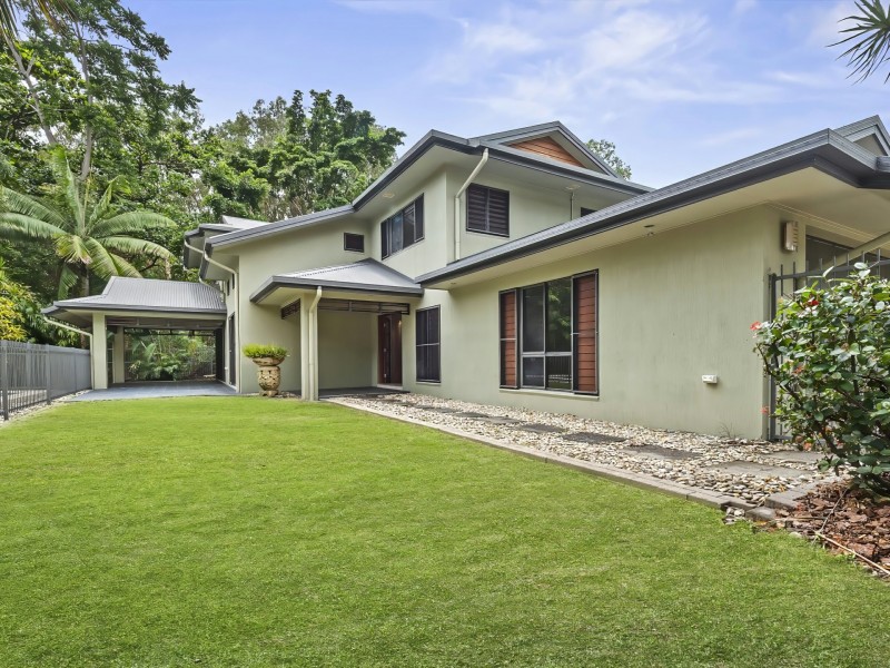 14 Barrier Close, Clifton Beach QLD 4879