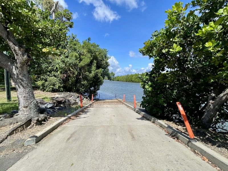 48 Barron River Esplanade, Machans Beach QLD 4878
