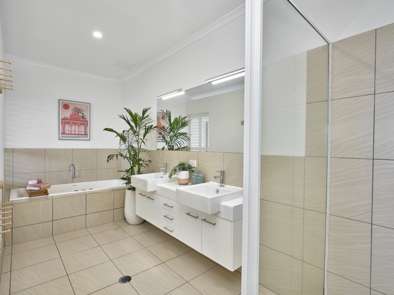 15 Dowsett Close, Yorkeys Knob QLD 4878