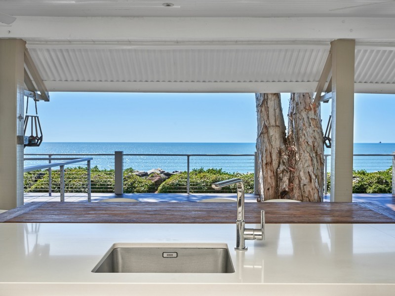 21 Arlington Esplanade, Clifton Beach QLD 4879