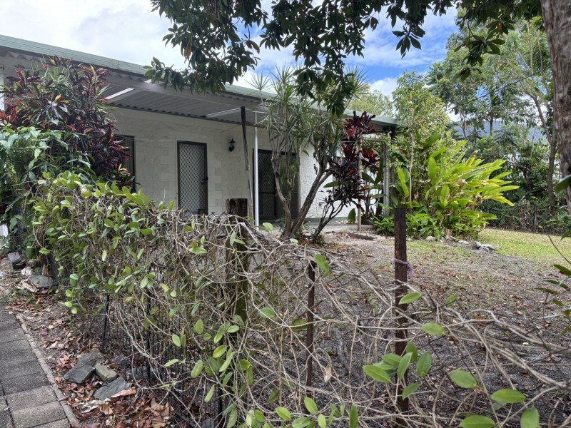 2/33 Hope St, Clifton Beach QLD 4879