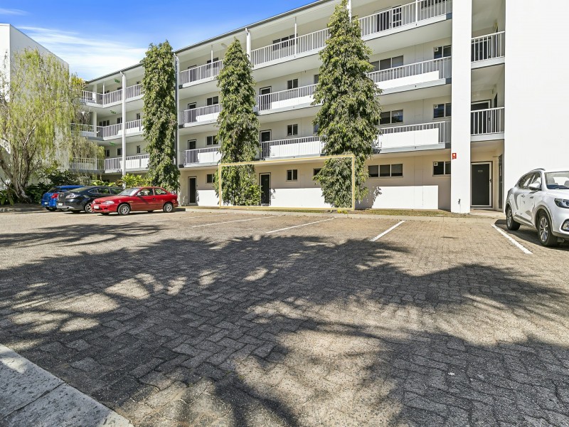 109/305-341 Coral Coast Drive, Palm Cove QLD 4879