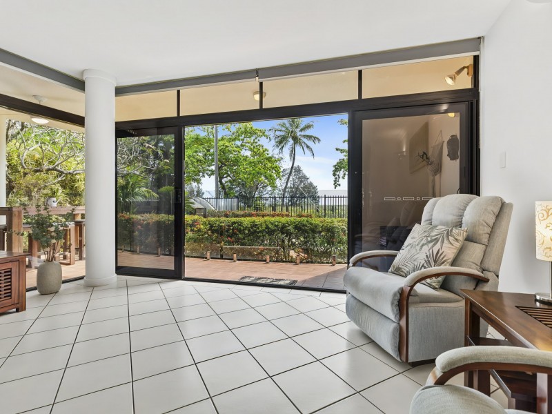 2/51 Sims Esplanade, Yorkeys Knob QLD 4878