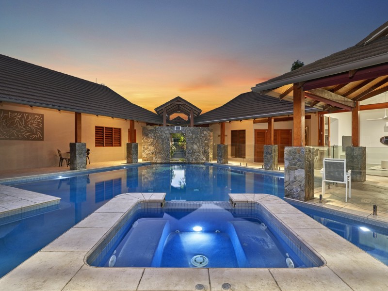 15 Gibson Close, Clifton Beach QLD 4879