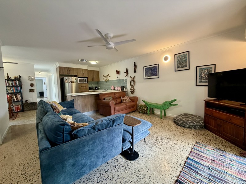 1 Granadilla Street, Holloways Beach QLD 4878