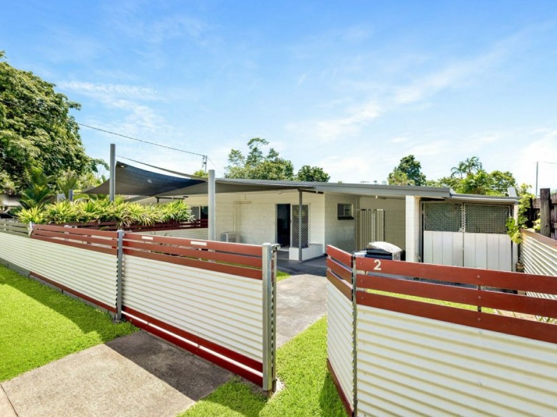 2/12 Valmadre St, Caravonica QLD 4878
