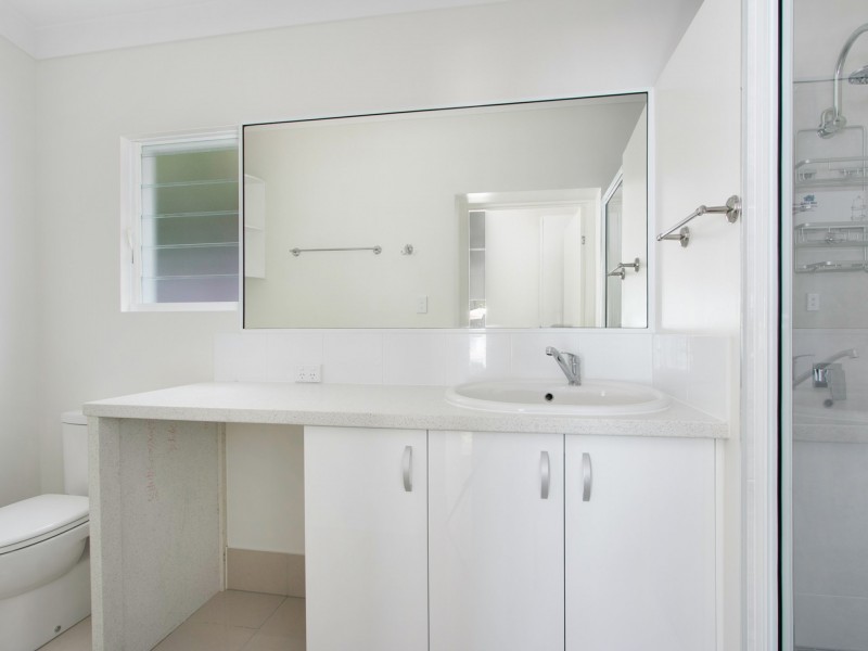 2/35 Upolu Esplanade, Clifton Beach QLD 4879