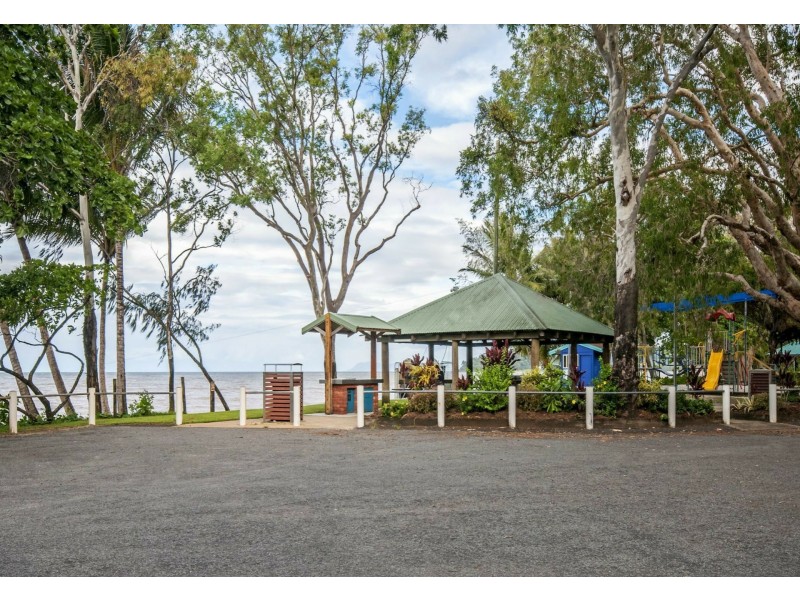 2/35 Upolu Esplanade, Clifton Beach QLD 4879