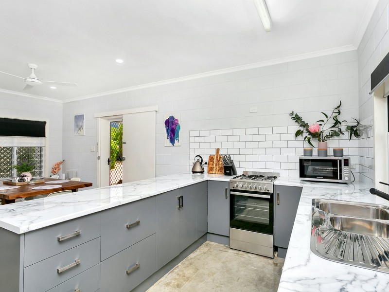 Unit 3/16-18 Brooks Street, Whitfield QLD 4870