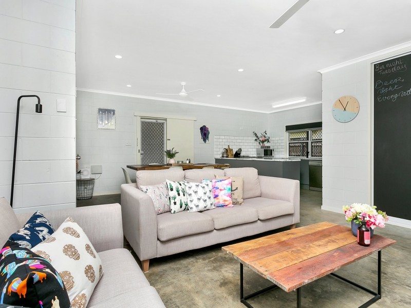 Unit 3/16-18 Brooks Street, Whitfield QLD 4870