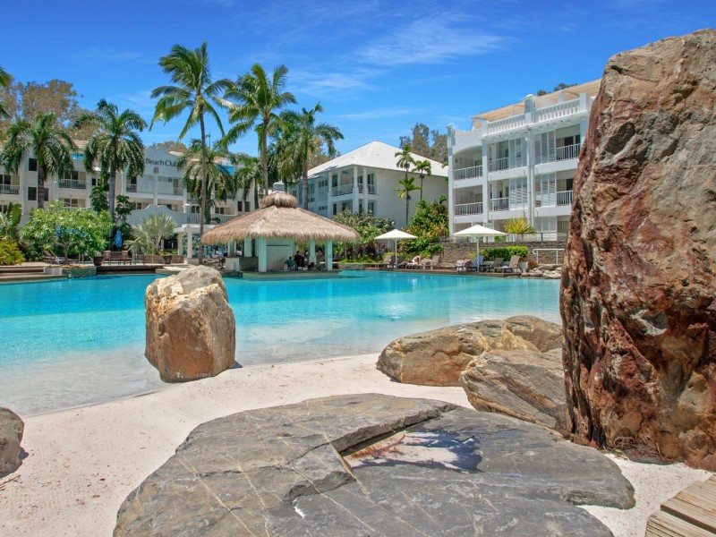 Apartment 3313-3314/123-127 Williams Esplanade, Palm Cove QLD 4879