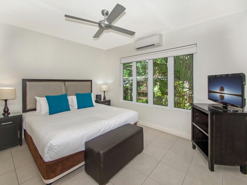 Apartment 3313-3314/123-127 Williams Esplanade, Palm Cove QLD 4879