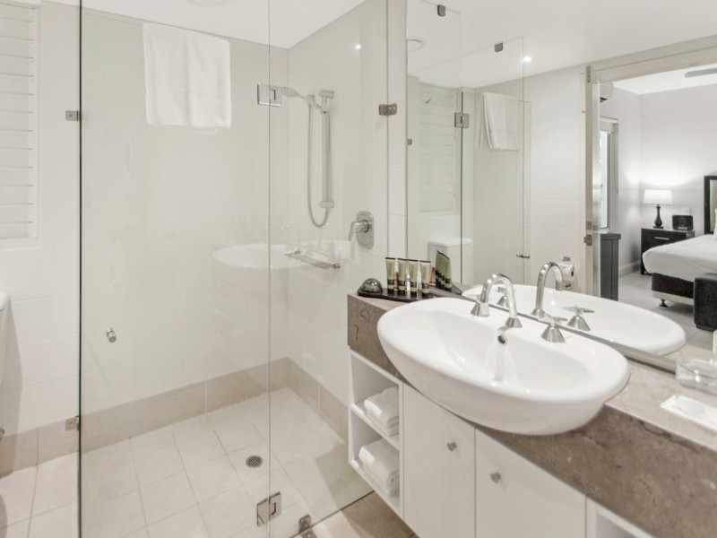 Apartment 3313-3314/123-127 Williams Esplanade, Palm Cove QLD 4879