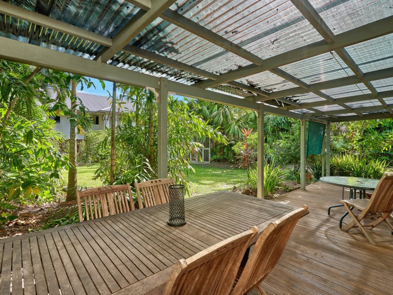50 Terebra Street, Palm Cove QLD 4879