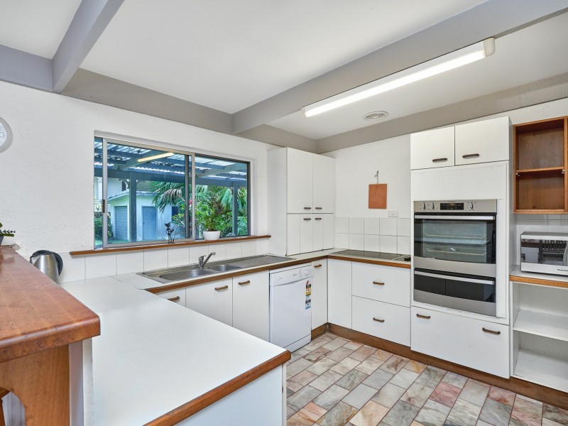 50 Terebra Street, Palm Cove QLD 4879
