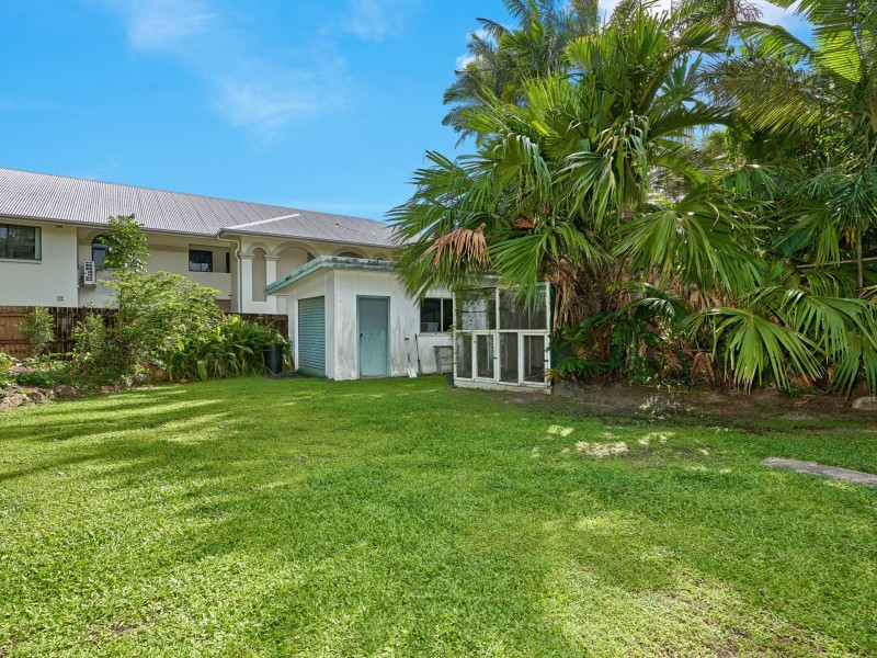 50 Terebra Street, Palm Cove QLD 4879