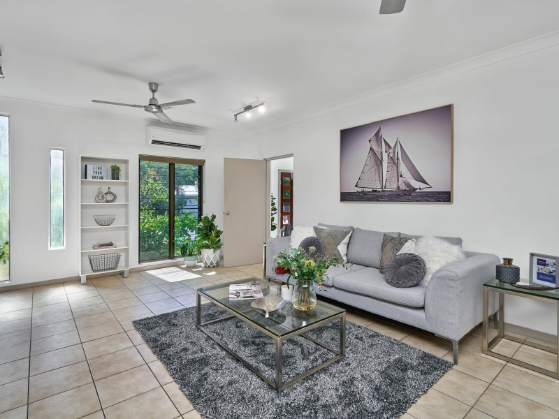 7 Lambus Street, Palm Cove QLD 4879