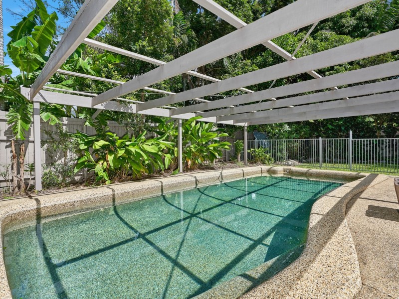 7 Lambus Street, Palm Cove QLD 4879