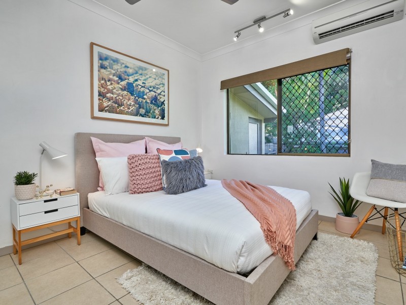 7 Lambus Street, Palm Cove QLD 4879