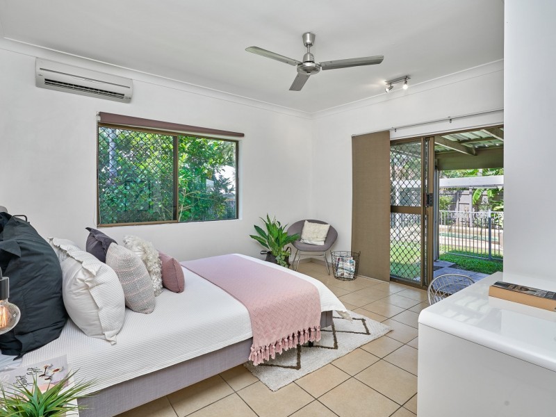 7 Lambus Street, Palm Cove QLD 4879
