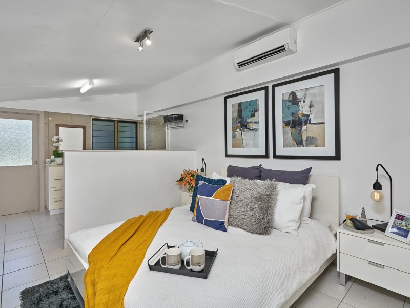 7 Lambus Street, Palm Cove QLD 4879