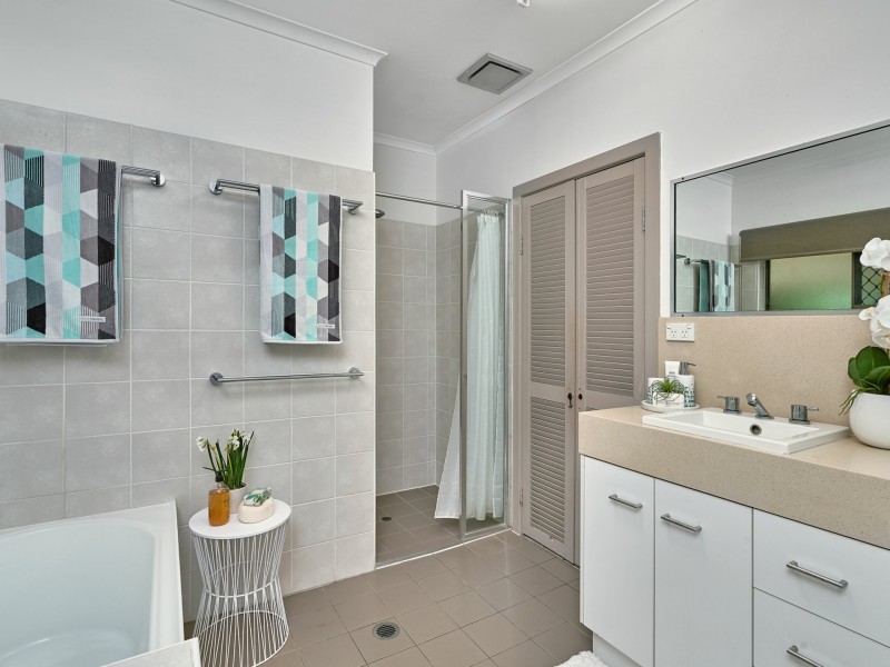 7 Lambus Street, Palm Cove QLD 4879