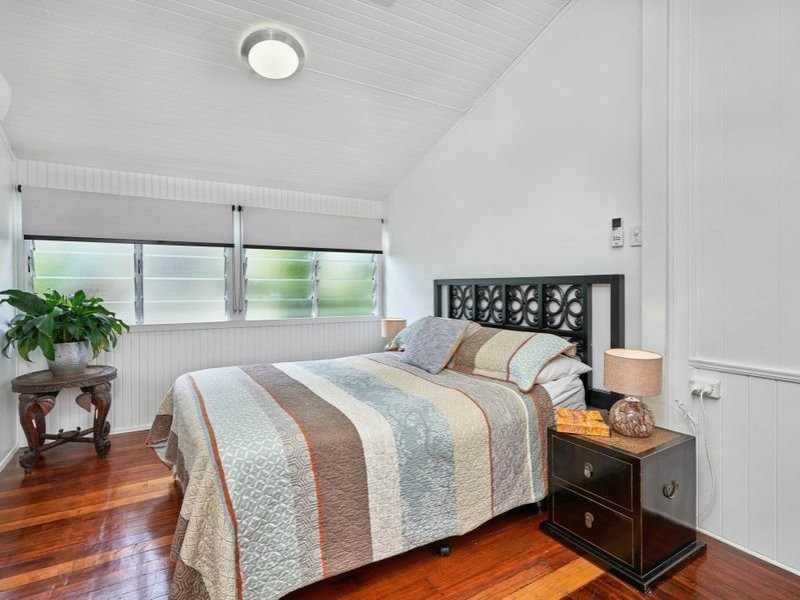 11 Ascot Avenue, Westcourt QLD 4870
