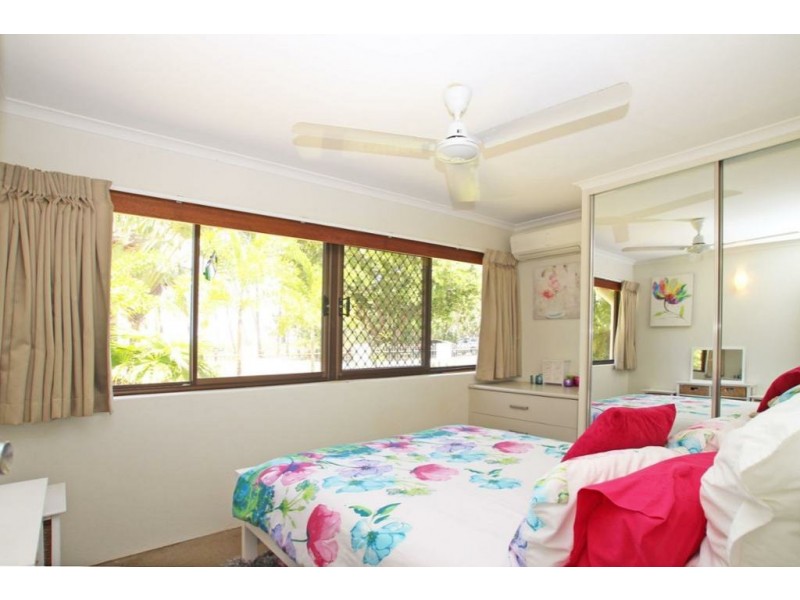 4/35 Sims Esplanade, Yorkeys Knob QLD 4878
