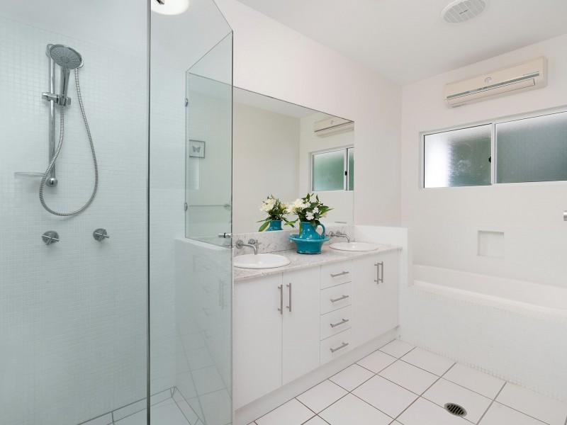 29 Arlington Esplanade, Clifton Beach QLD 4879