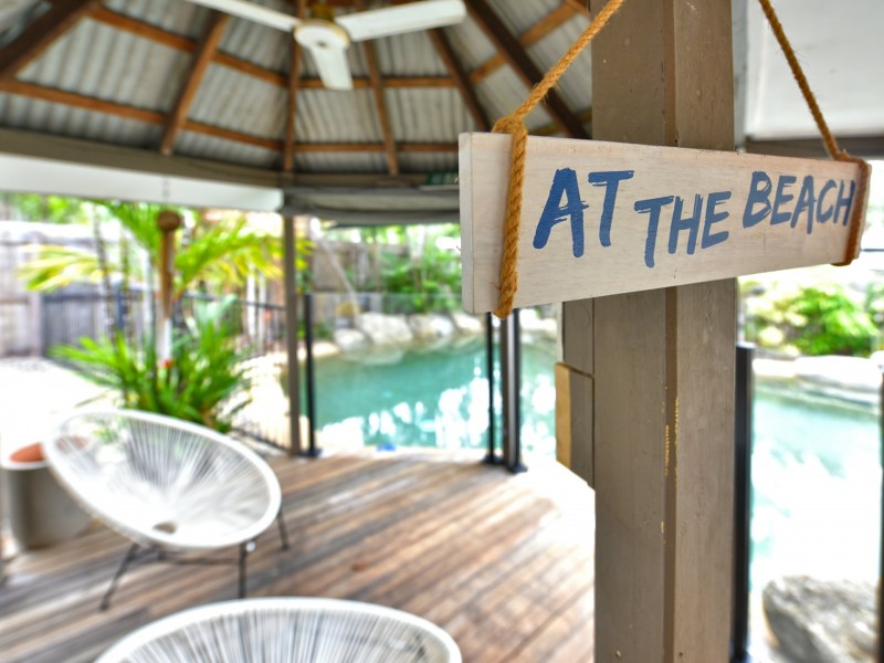 2 Baronia Cresent, Holloways Beach QLD 4878