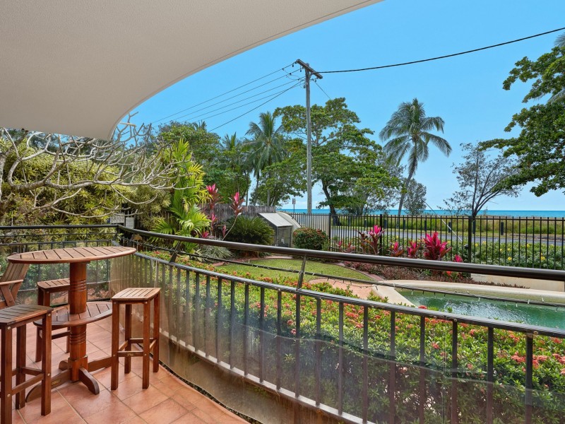 2/51 Sims Esplanade, Yorkeys Knob QLD 4878