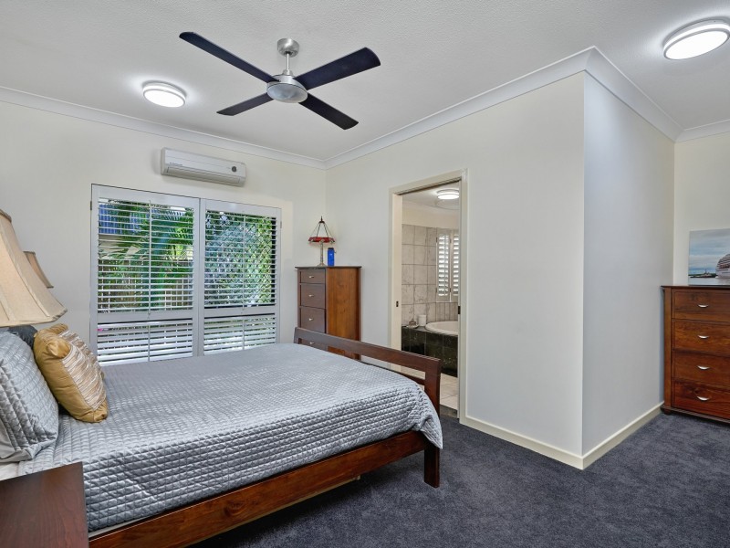 2/51 Sims Esplanade, Yorkeys Knob QLD 4878