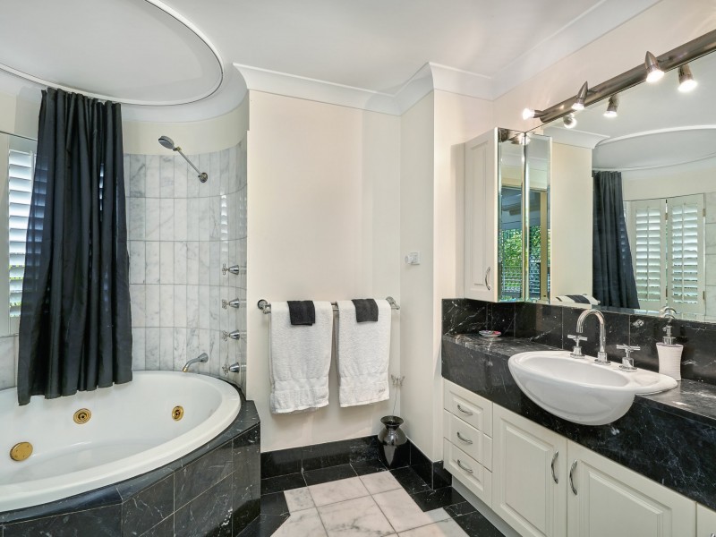 2/51 Sims Esplanade, Yorkeys Knob QLD 4878