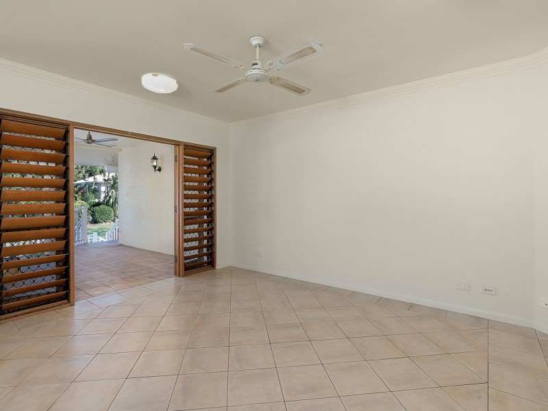Apartment 5/30 Oliva Street, Palm Cove QLD 4879