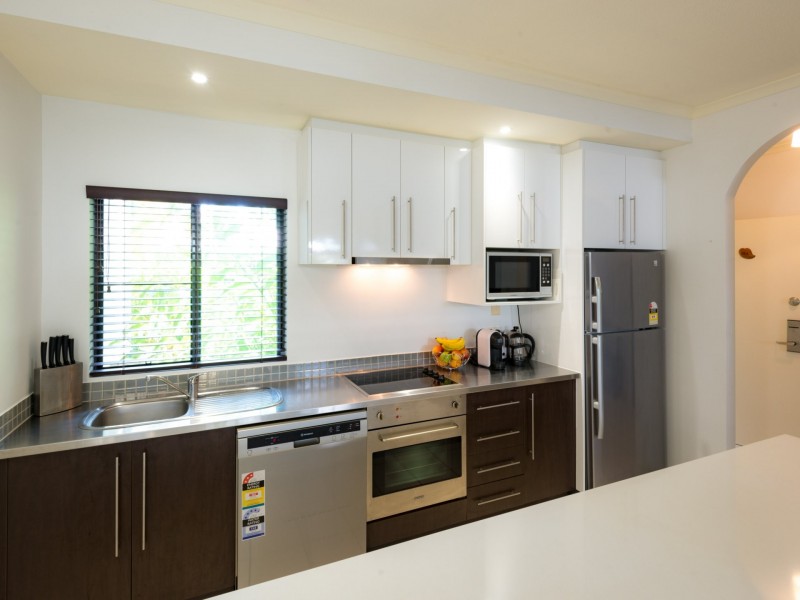 Apartment 14/81-85 Cedar Road, Palm Cove QLD 4879