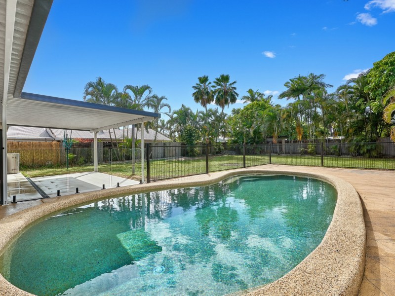 6 Cheviot St, Smithfield QLD 4878