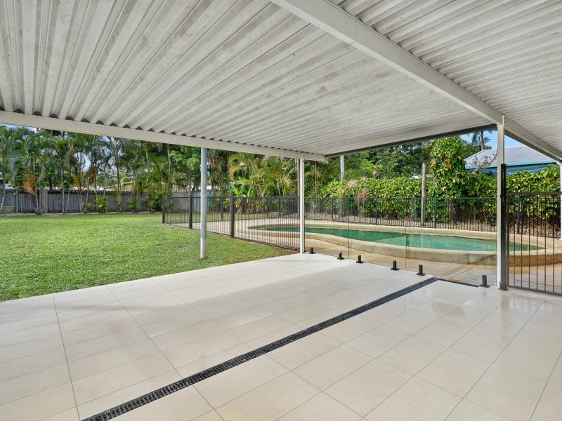 6 Cheviot St, Smithfield QLD 4878