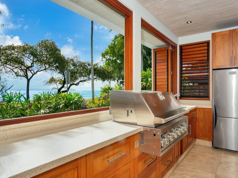 1/61-67 Arlington Esplanade, Clifton Beach QLD 4879