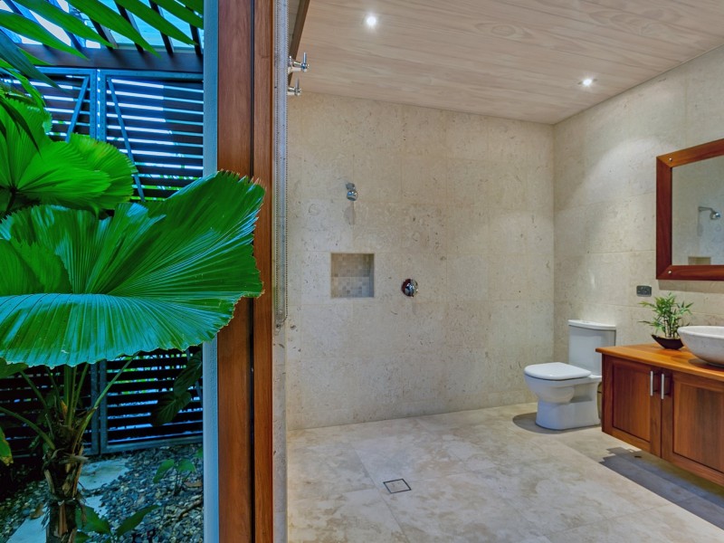 1/61-67 Arlington Esplanade, Clifton Beach QLD 4879