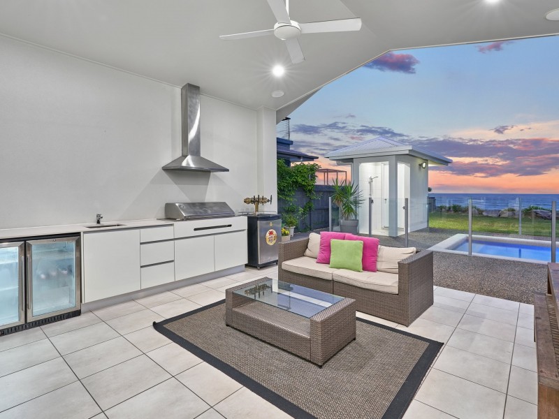 98 Cinderella Street, Machans Beach QLD 4878