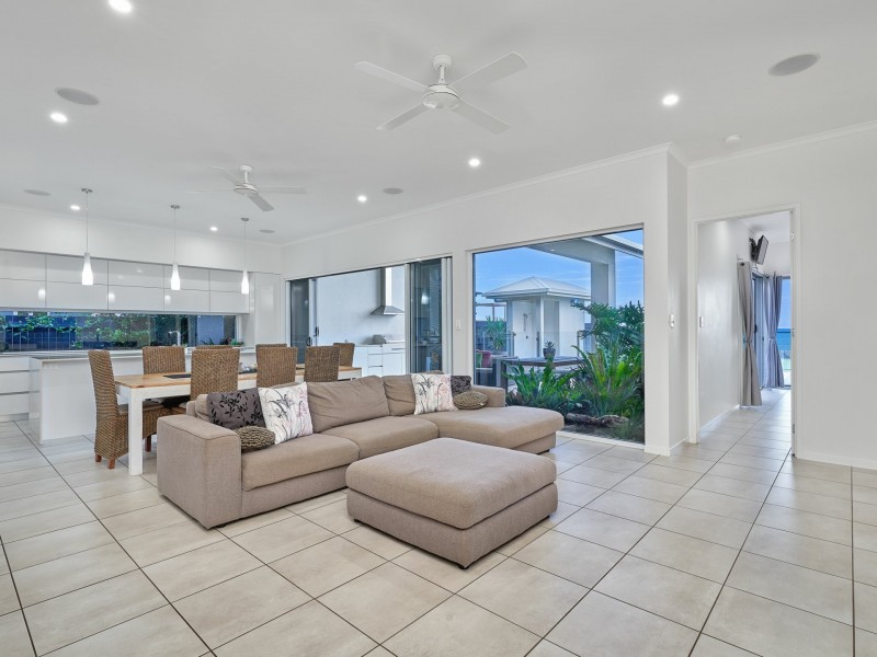 98 Cinderella Street, Machans Beach QLD 4878