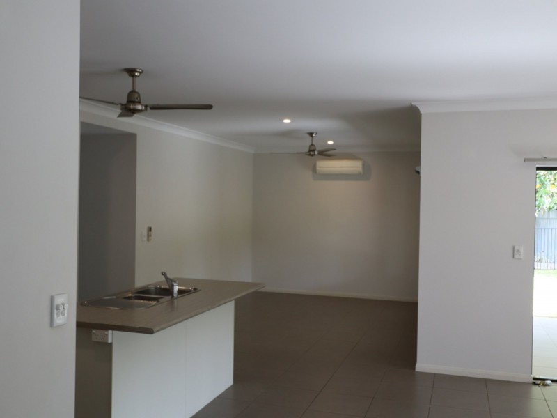 11 Quartzborough Promanade, Trinity Park QLD 4879