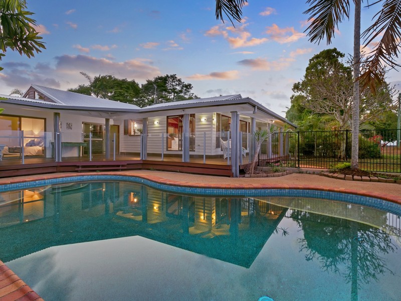 111 O’Shea Esplanade, Machans Beach QLD 4878